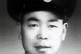 岳振华用2年时间，击落4架u-2侦察机，被破格提拔为大校营长图片