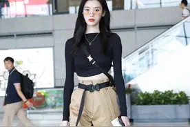 “阔腿裤”过时了，今年流行这5条“吃肉裤”，显瘦时髦谁穿谁美图片