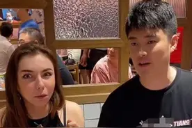 陈赫被错认成周杰伦？做火锅店老板生意好，跨行赚钱找网红宣传图片
