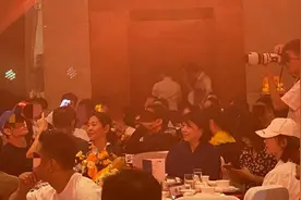 杨紫井柏然新戏开机，前央视主持人倪萍现身，时隔8年再演戏图片