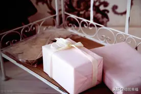 送给女生这6个独一无二的定制礼物，让她对你青睐有加图片
