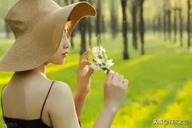 为人处世，要学会“装傻”，难得糊涂，才不会吃亏，这叫大智若愚图片