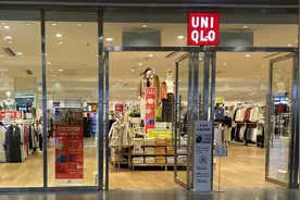 干翻ZARA，一年卖出300亿！这个丑牌子，被试衣间害惨了图片