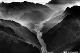 1946年长江三峡航拍老照片，感受恢弘壮丽的西坝、葛洲坝等景色图片