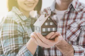 律师提醒：男女结婚后购买的房产，房产证千万不要只写一个人名字图片