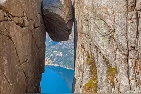 世界上奇特的石头景点，这里只列了10个图片