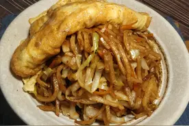教你做北方人爱吃的炒饼丝，掌握几个技巧，和饭店炒的一样好吃图片