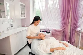 美容院3天卖了900张会员卡，这套成交模式，值得你借鉴图片