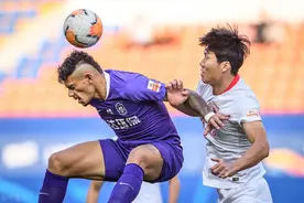 国威低级失误，阿奇姆彭空门推射得手，泰达半场1-0领先深足图片