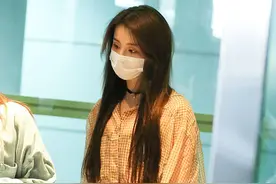 长腿姐姐！金子涵穿透纱装性感又撩人，完美身形满满女团范儿图片