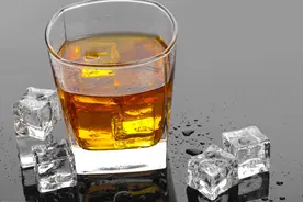 白酒+冰，你想尝试吗？图片