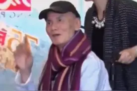 刘家辉中风10年露面，轮椅代步，败给成龙的《醉拳3》令人叹息图片