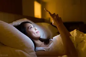 晚上几点睡觉算熬夜？图片