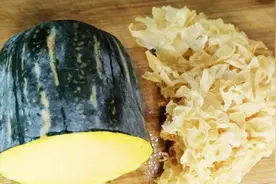 原来南瓜与银耳给宝宝做辅食这么绝配，补锌又润肺，太好吃图片