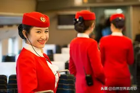 高铁女乘务员图片