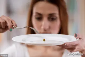 一天不吃饭只喝水，能减肥吗？你得先回答饭是什么饭、水是什么水图片