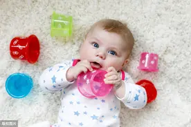 如何通过训练抓握能力促进宝宝大脑发育图片