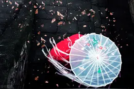 故事：“爱妃，两年了，和好吧”她摸着手腕数百伤痕“除非我死”图片