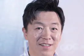 黄渤想送父亲进养老院：老年痴呆如何有尊严、有体面地走到尽头图片