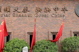 持有美国绿卡的华人，国籍还是中国籍，他们回国治疗能免费吗？图片