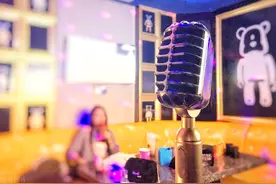 女子唱歌飙高音险要命 警惕脑部这颗“不定时炸弹”图片