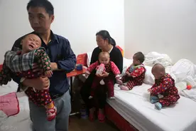 农村夫妻想要男孩，结果生下4胞胎“3龙1凤”，看生活成啥图片