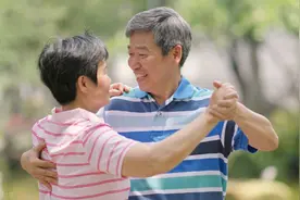 为何要劝女人，不要沉迷广场舞？3个退休女人说出心里的痛图片