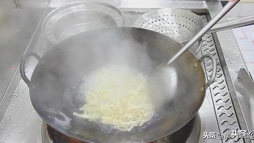 牛肚需要这些配菜，才能有效的去腥入味，增筋保鲜，厨师长的经验