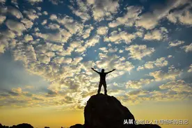 ​靠山山会倒，靠人人会跑，只有自己最可靠图片