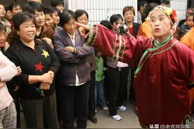 农村三大忌讳“女婿上床、门不避墙、屋后有塘”啥意思？啥道理？图片