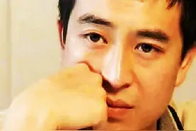“男神大叔”张嘉译：10年龙套之路，二婚娶当红女星，至今零绯闻图片