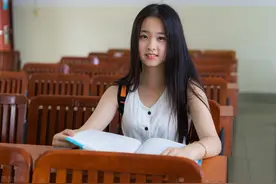女大学生为摆脱富二代的追求，宣称得了癌症，男友的做法太现实图片