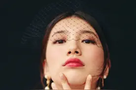 裴秀智VOGUE KOREA6月刊，日落腮红妆元气马尾辫，不同风格的look图片