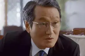 这部8.5分韩剧不简单！发生坠机，当官的居然说自己还没化完妆图片