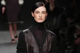 看看2002年的Prada时装周，经典就是经典图片