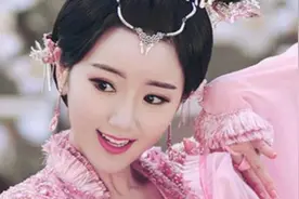 有一种“蜕变”叫毛晓彤，分手三年后活出自我，十足的女神范图片