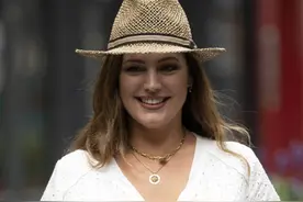 大码女星凯莉布鲁克Kelly Brook伦敦外出街拍图片