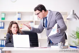 吃饭偶遇领导，该不该替他买单？高情商的人用这3招，难怪受重用图片
