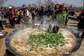俗语：“大锅臭，小锅香，鸡子的屁股，白菜帮”说的啥意思？图片