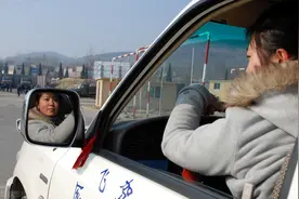 科二4次不过，我送烟又送酒，拿本后教练抱来一纸箱，我肃然起敬图片