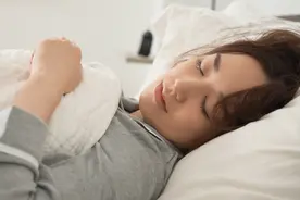 梦见去世的亲人，是好事还是坏事？不要恐惧，来了解下怎么回事图片