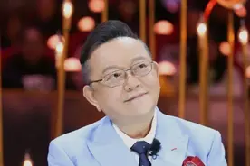 她是王刚前妻，前夫三婚两离娶小20岁娇妻，她平凡一生无人知图片