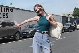 3款牛仔阔腿女裤！3种穿搭让你美到回眸一笑，大长腿是穿出来的图片