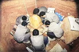 实拍雷峰塔地宫发掘：没发现白蛇，一件绝世灵物历经千年重返人间图片