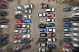 交警：车位内逆向停放也是“违停”图片