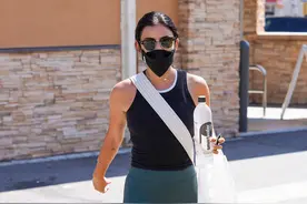 跑步动起来，露西-海尔黑色背心+Leggings瑜伽裤时尚健身图片