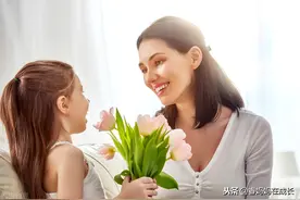 “我妈妈耳朵瞎了，老是听不见我说话。”你就是那个耳朵瞎的妈妈图片