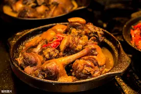不用去厦门也能品尝到闽南风味的姜母鸭，家常做法分享。图片
