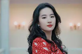 怎么判断你的发际线符不符合标准？有缺陷该怎么修饰？看完就懂了图片