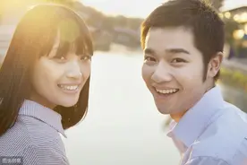 男子打工意外中大奖，装瘸子试探妻子，妻子做法亮了图片